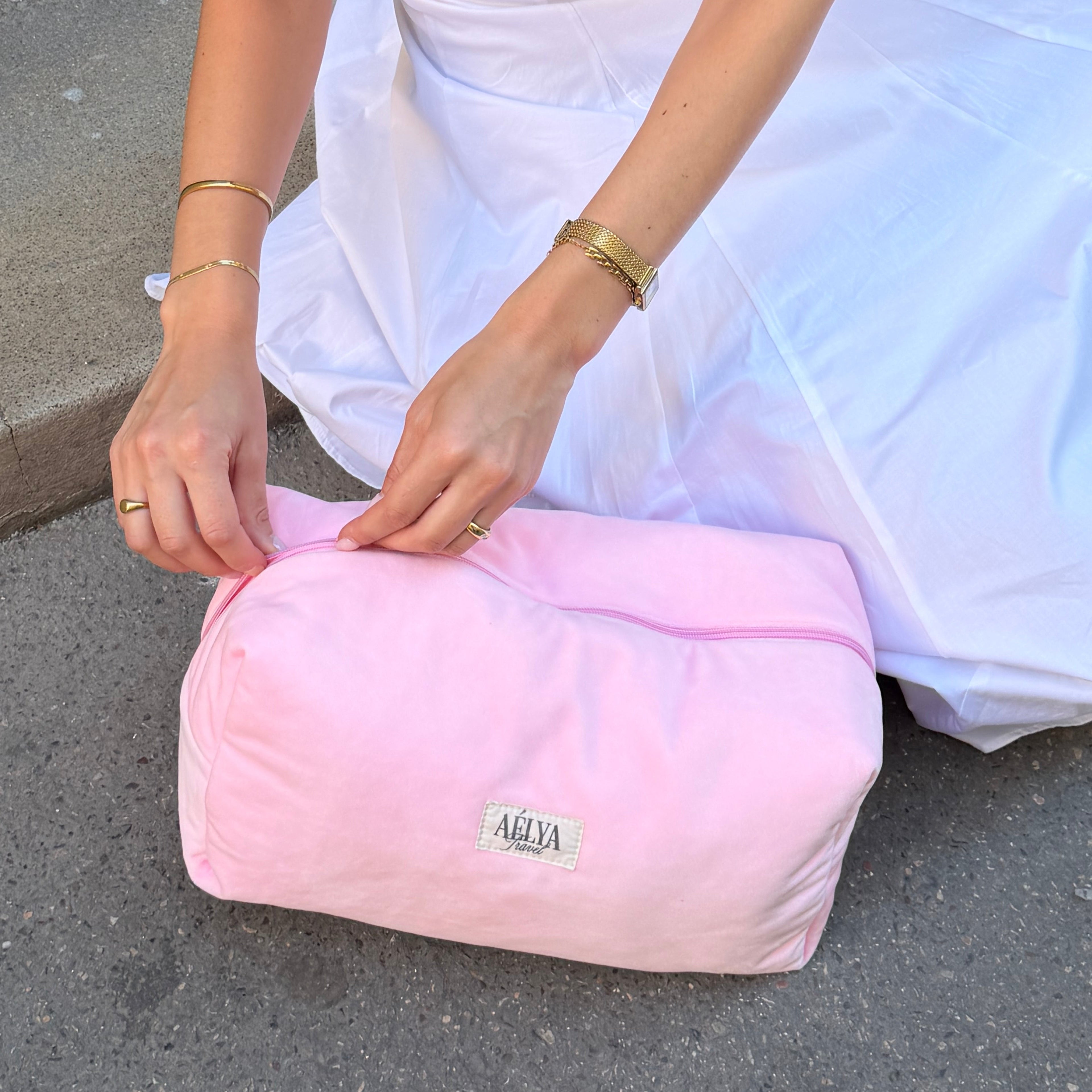 La Trousse Signature Baby Pink