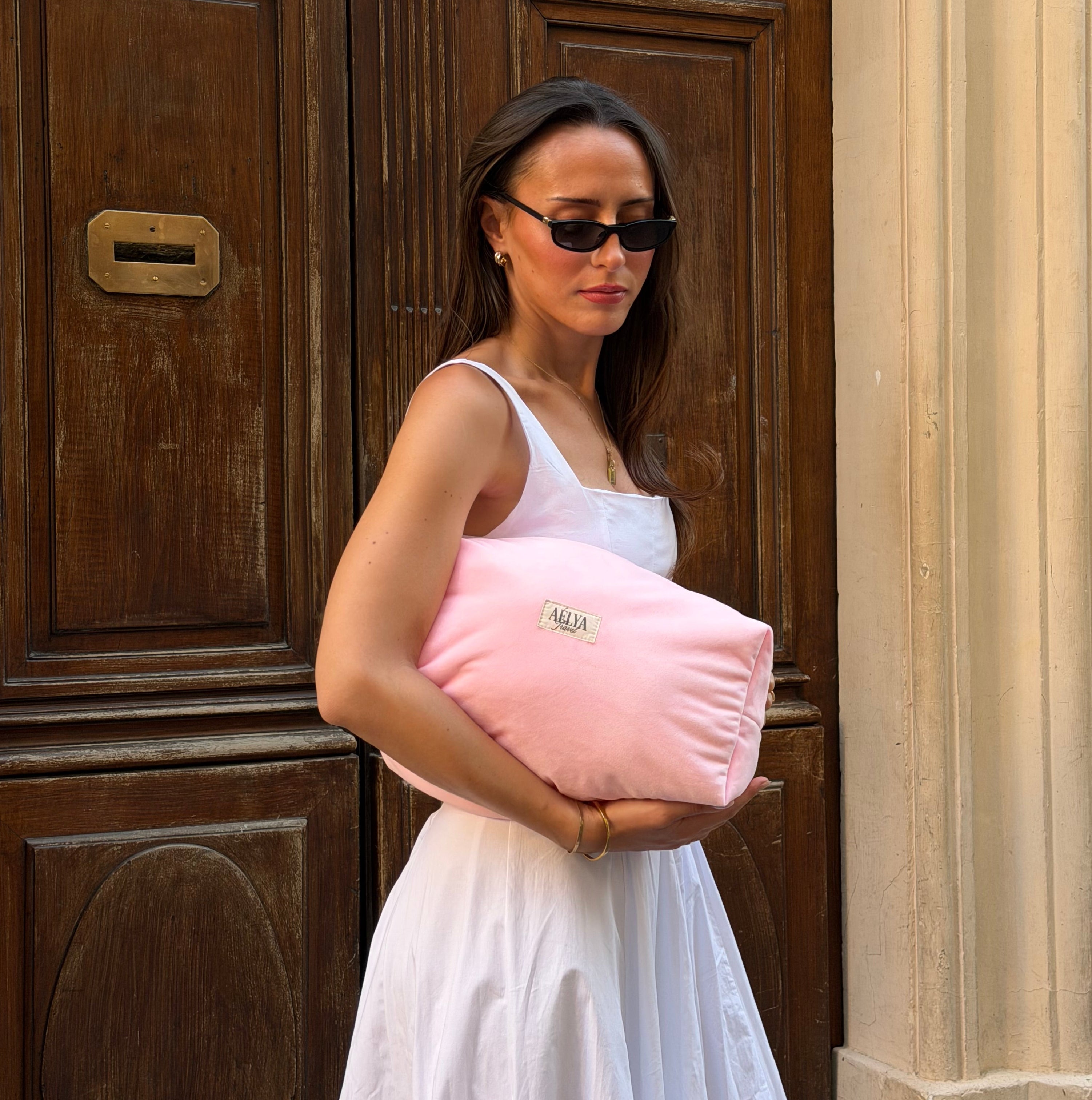 La Trousse Signature Baby Pink